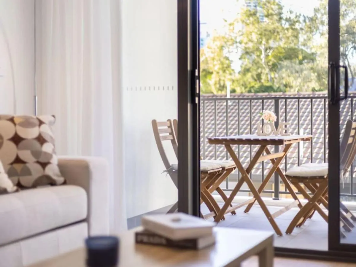 Comfortable 1br With Pool And Carpark Lägenhet Guldkusten