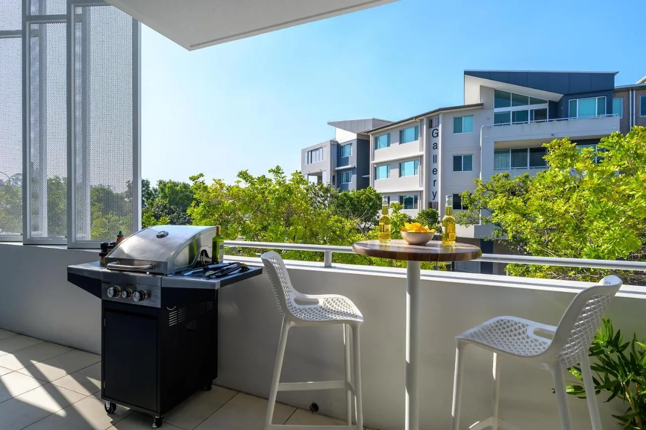 Luxury Varsity-robina-bond Apartment