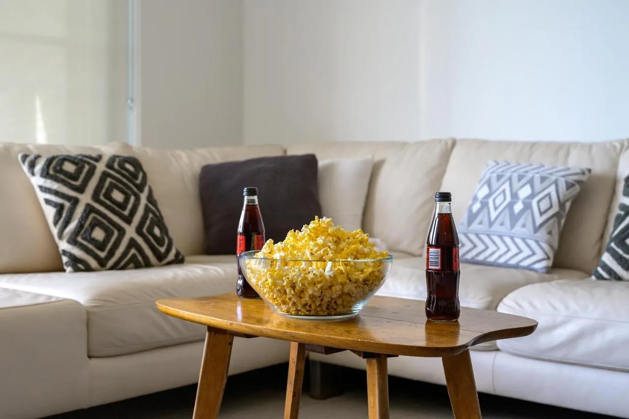 Apartment Luxury Varsity-robina-bond *