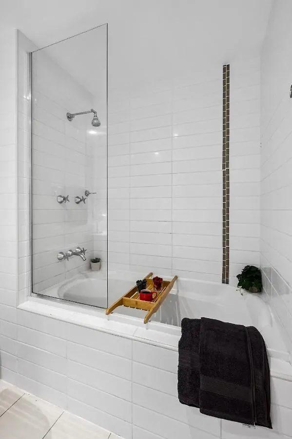 Apartment Luxury Varsity-robina-bond *