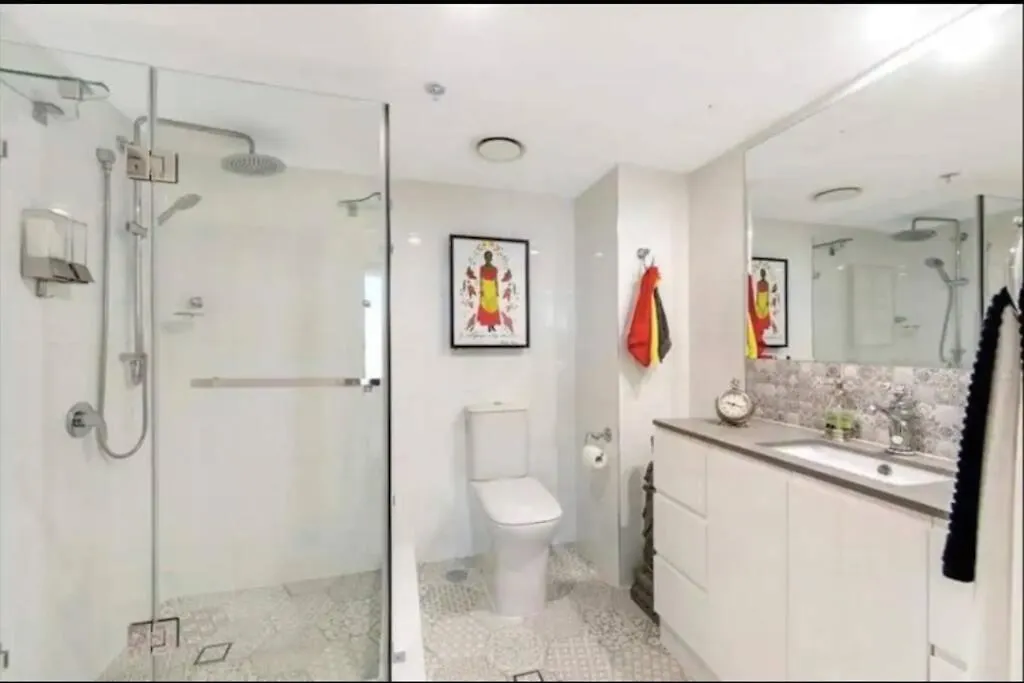 Apartment Picturesque Waterviews2br In Chevron Renaissance Gold Coast