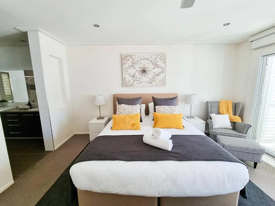 Stylish Surfers Paradise Haven 4br4b Stunning Pool 2 *