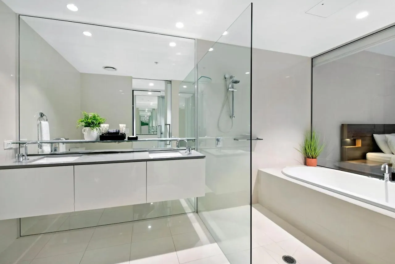 Circle On Cavill Sky High Ocean View Sub-penthouses - Self Contained & Privately Managed - Wow Apartment Gold Coast