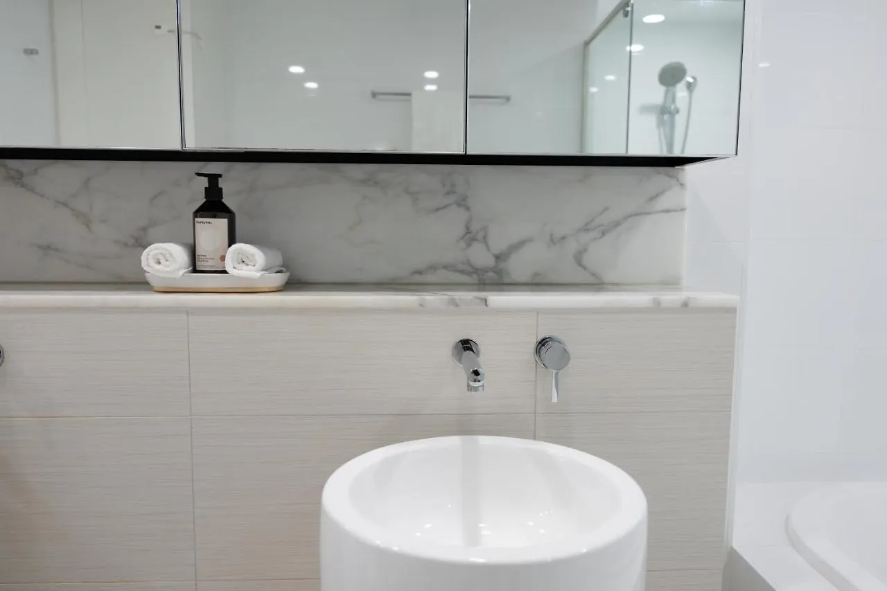 Luxury Oracle Tower 1 2bed 2bath 1 Car Broadbeach