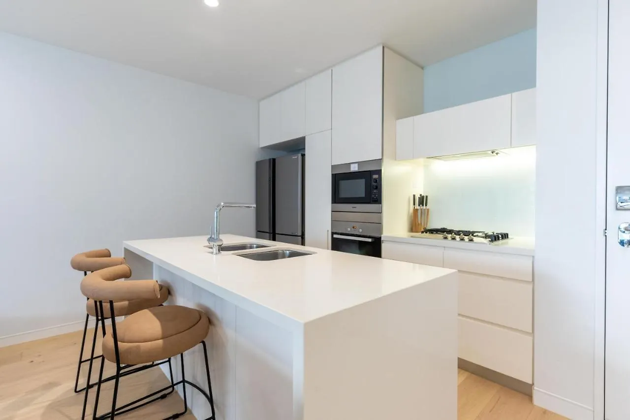 Luxury Oracle Tower 1 2bed 2bath 1 Car Apartman