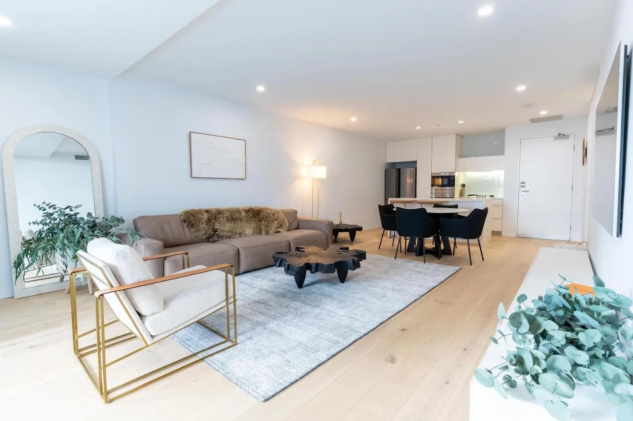 Luxury Oracle Tower 1 2bed 2bath 1 Car *