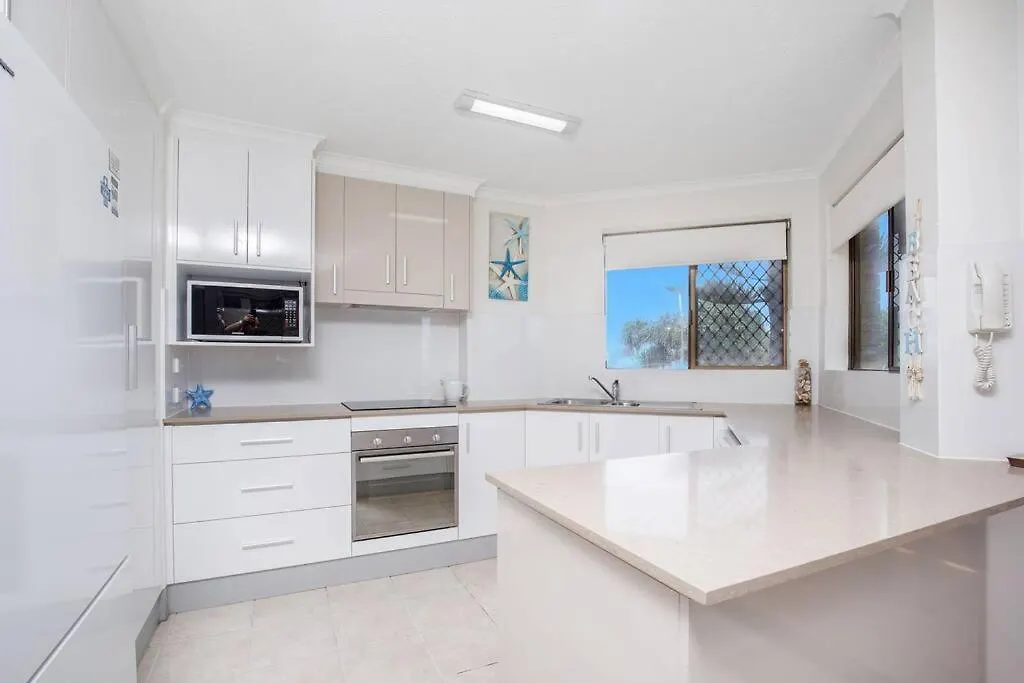 Absolute Beachfront Apartment! Apartment Gold Coast