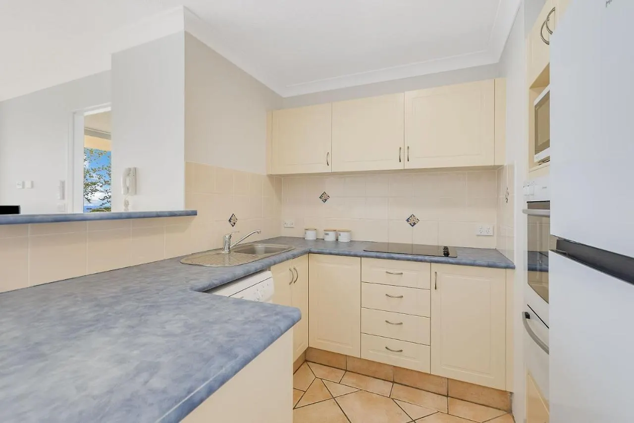 Eden Towers Unit 5 * Gold Coast