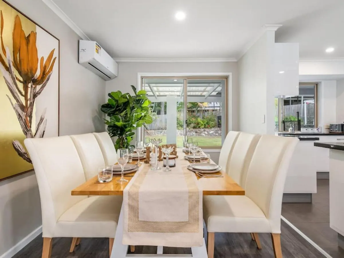 Luxury 5br Retreat Family House With Pool In Gc Holiday home