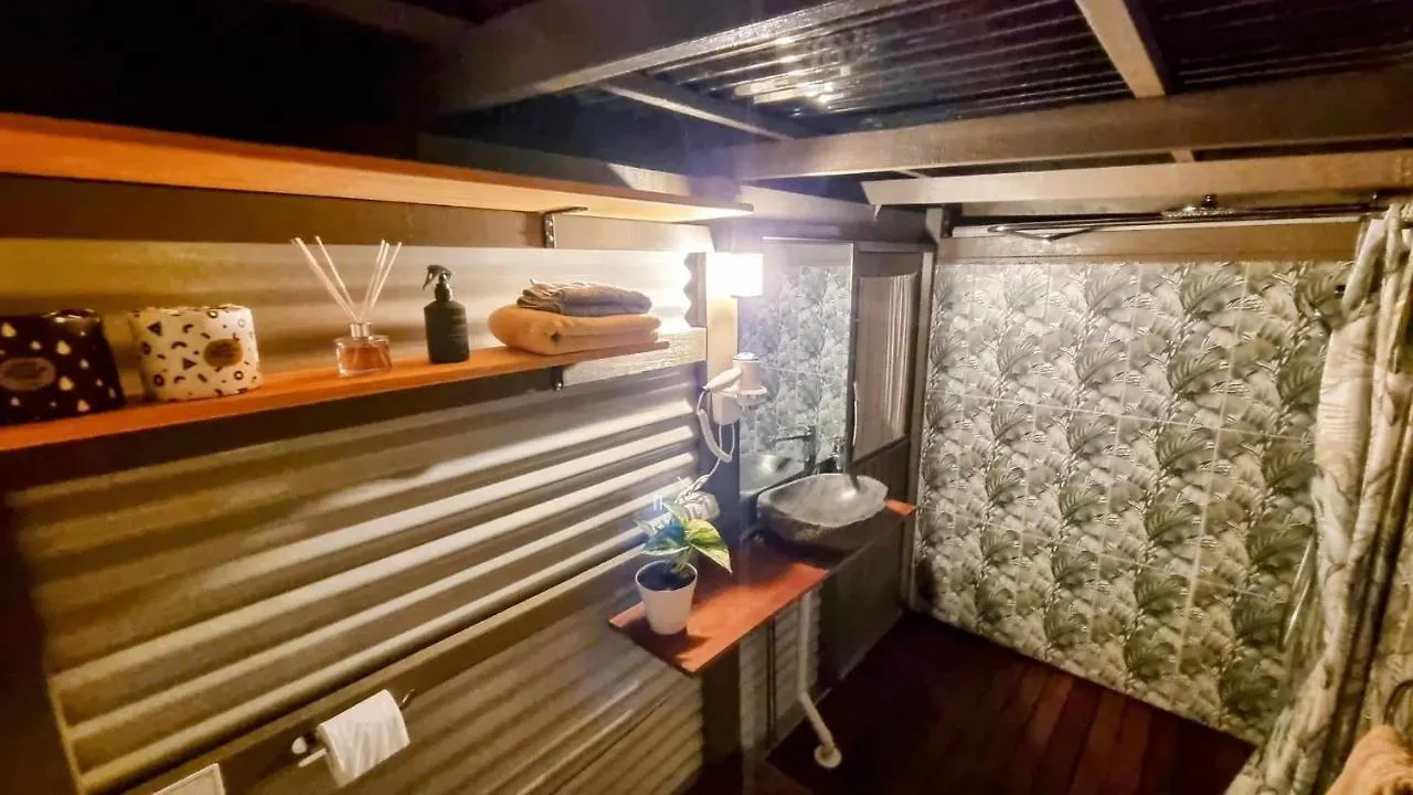 Healing Garden - California King Bed - Uluwatu Guest house
