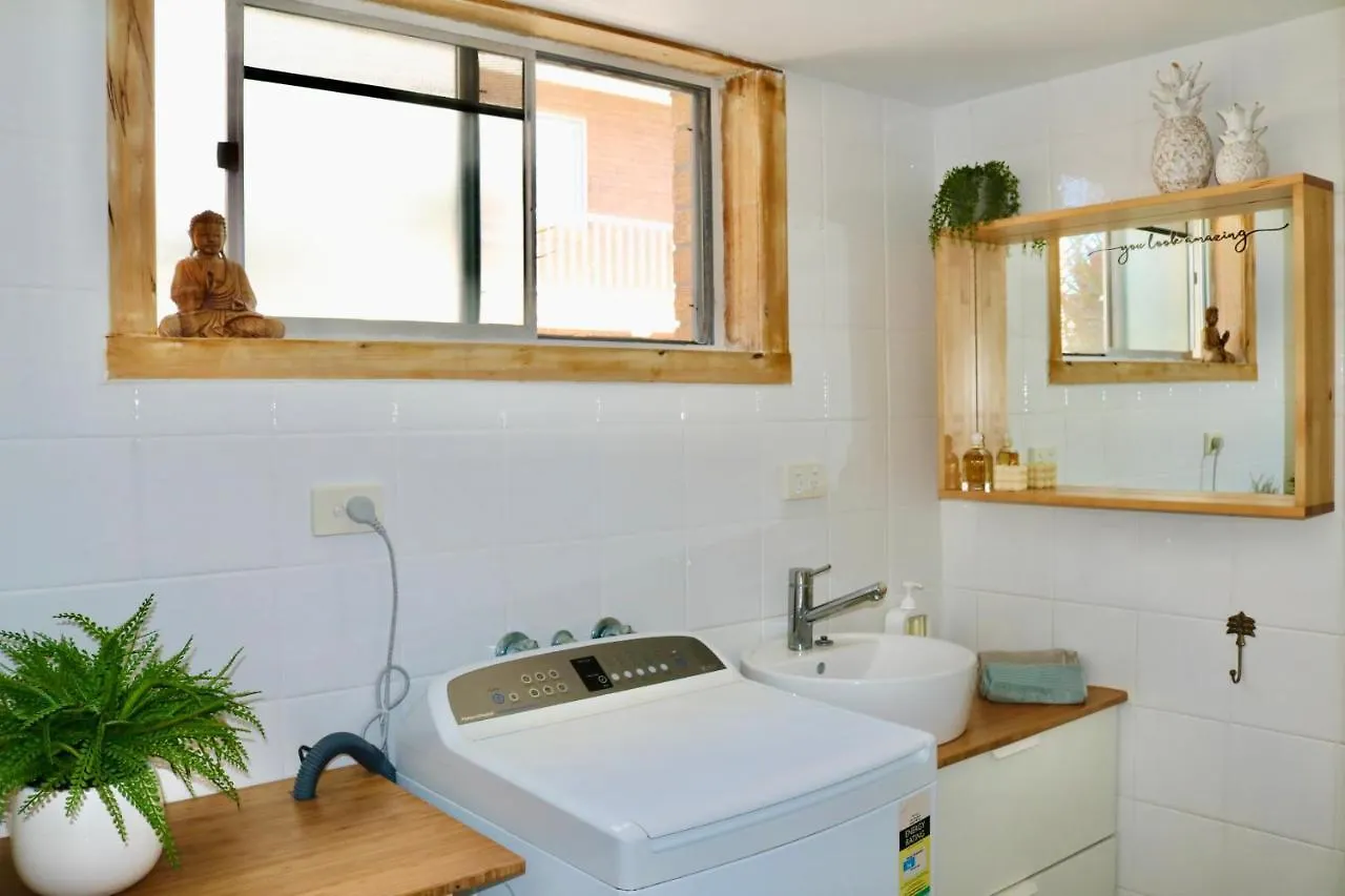 Surf Shack In Iconic Rainbow Bay - Coolangatta Qld * Gold Coast