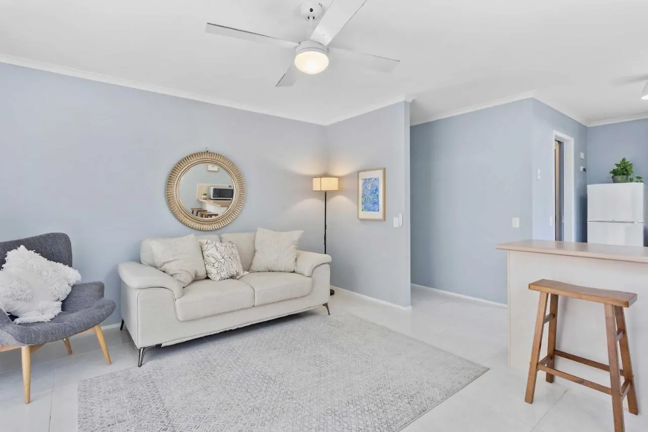 In Miami - Hosted By Burleigh Letting * Gold Coast