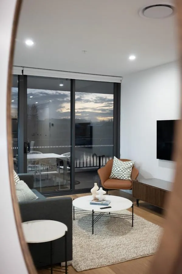 The Riverview - Brand New Modern 2br With King Bed, Parking & Pool