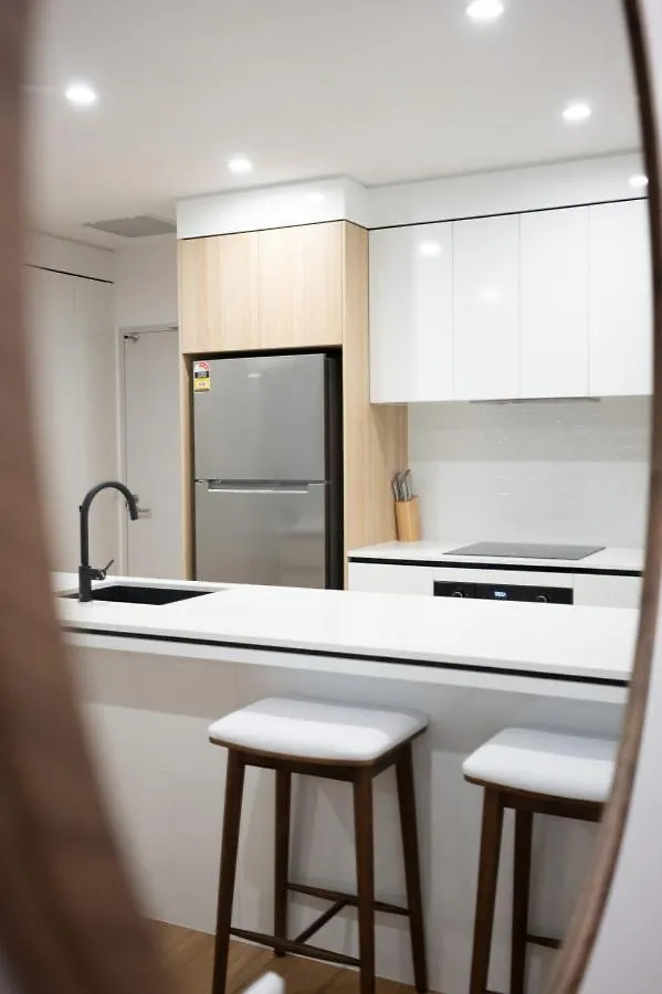 Apartment The Riverview - Brand New Modern 2br With King Bed, Parking & Pool *