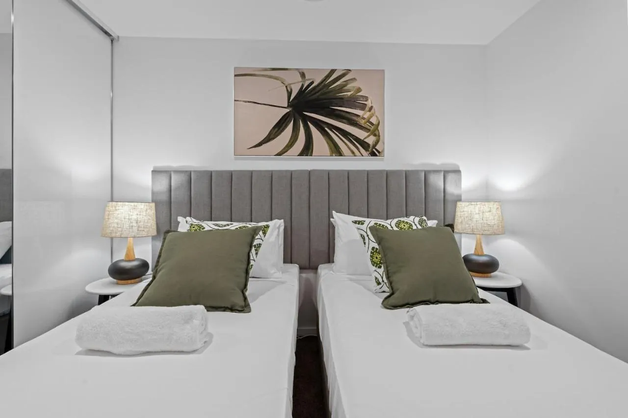 Apartment The Riverview - Brand New Modern 2br With King Bed, Parking & Pool *