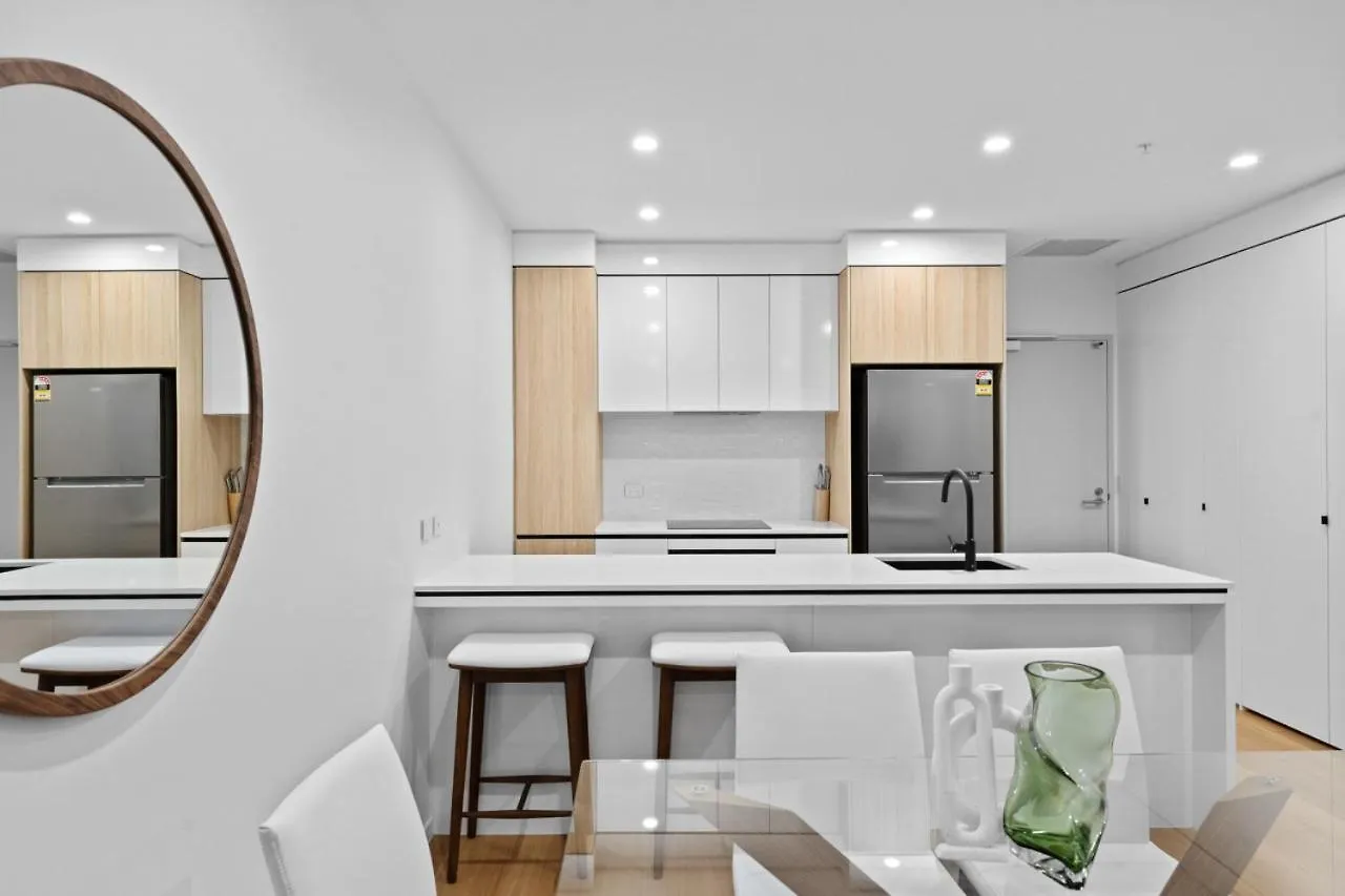 Apartment The Riverview - Brand New Modern 2br With King Bed, Parking & Pool *
