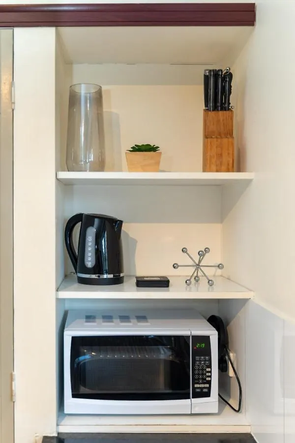 Apartment The Midtown - Modern Oasis With Ev Charging Pool Netflix Gold Coast