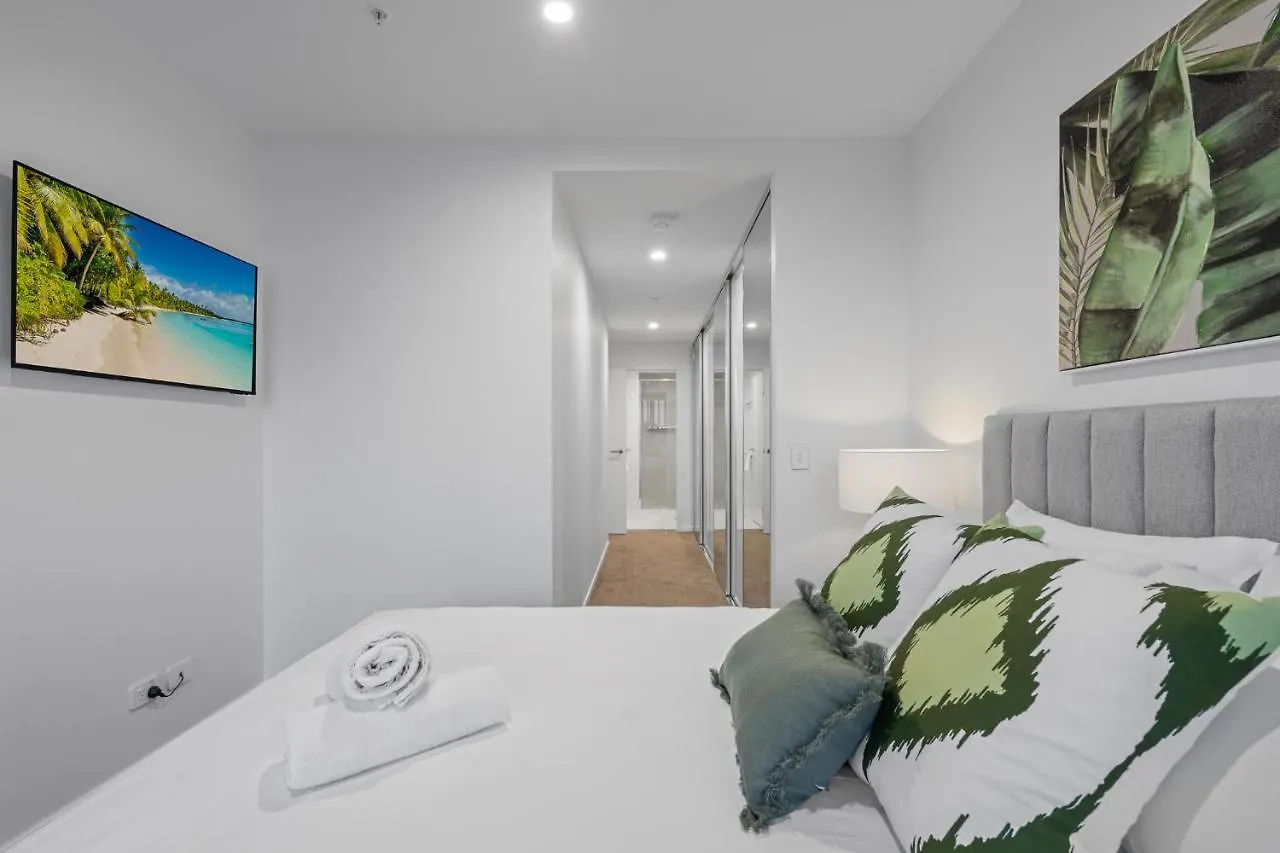 Apartment The Riverview - Brand New Modern 2br With King Bed, Parking & Pool Gold Coast