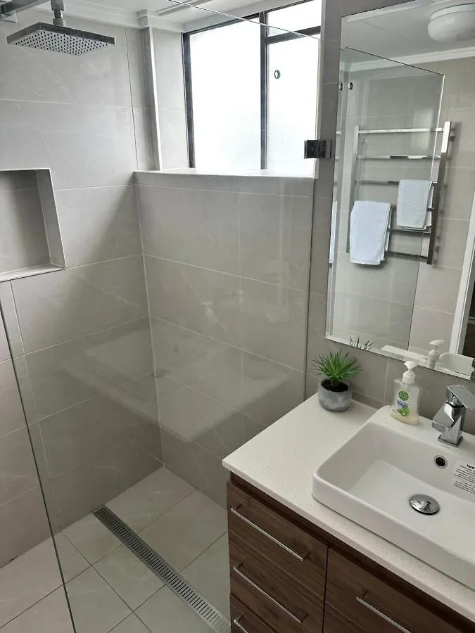 Aparthotel Queensleigh 3*