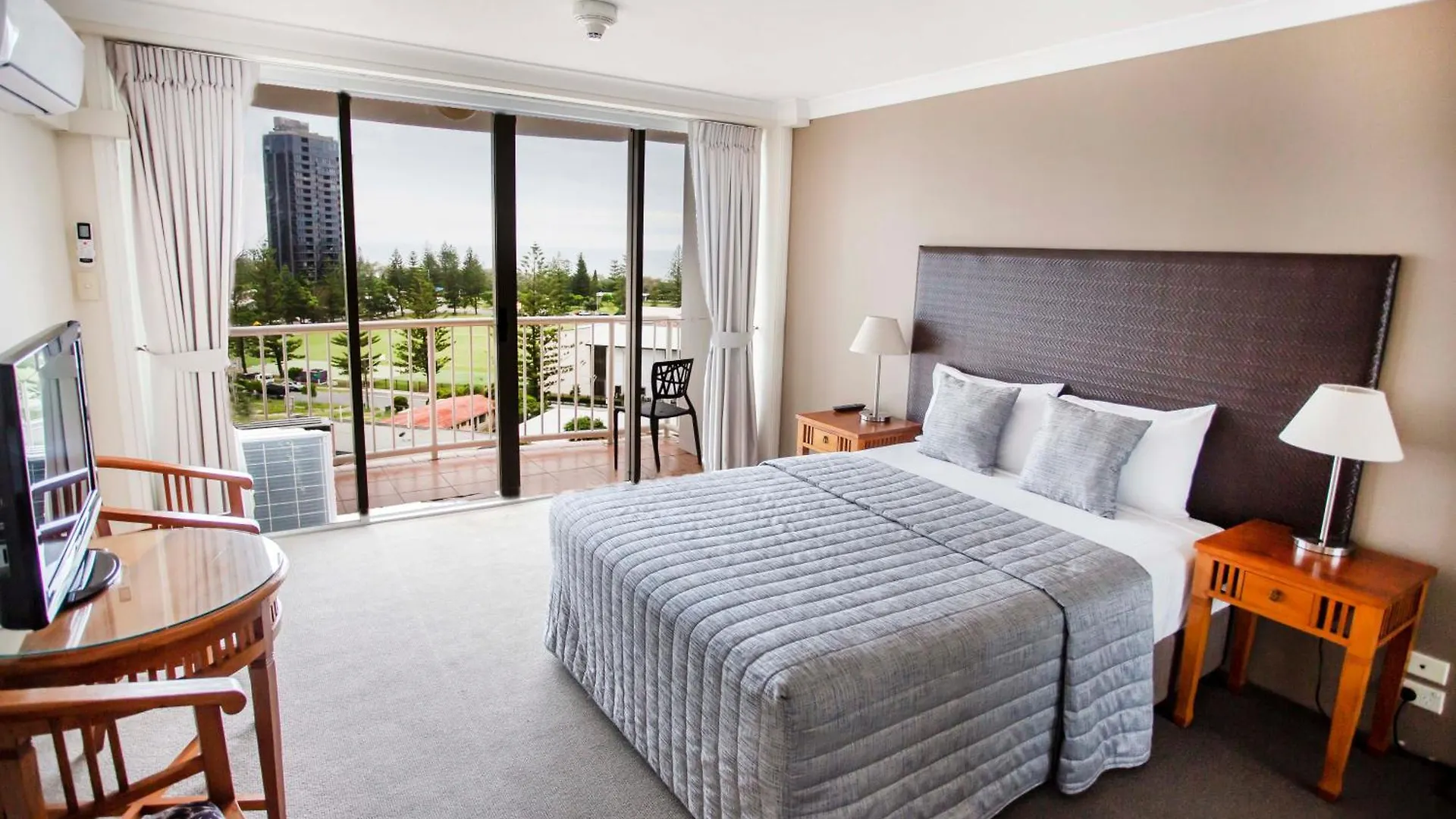 Bel Air On Broadbeach - Official Aparthotel Gold Coast