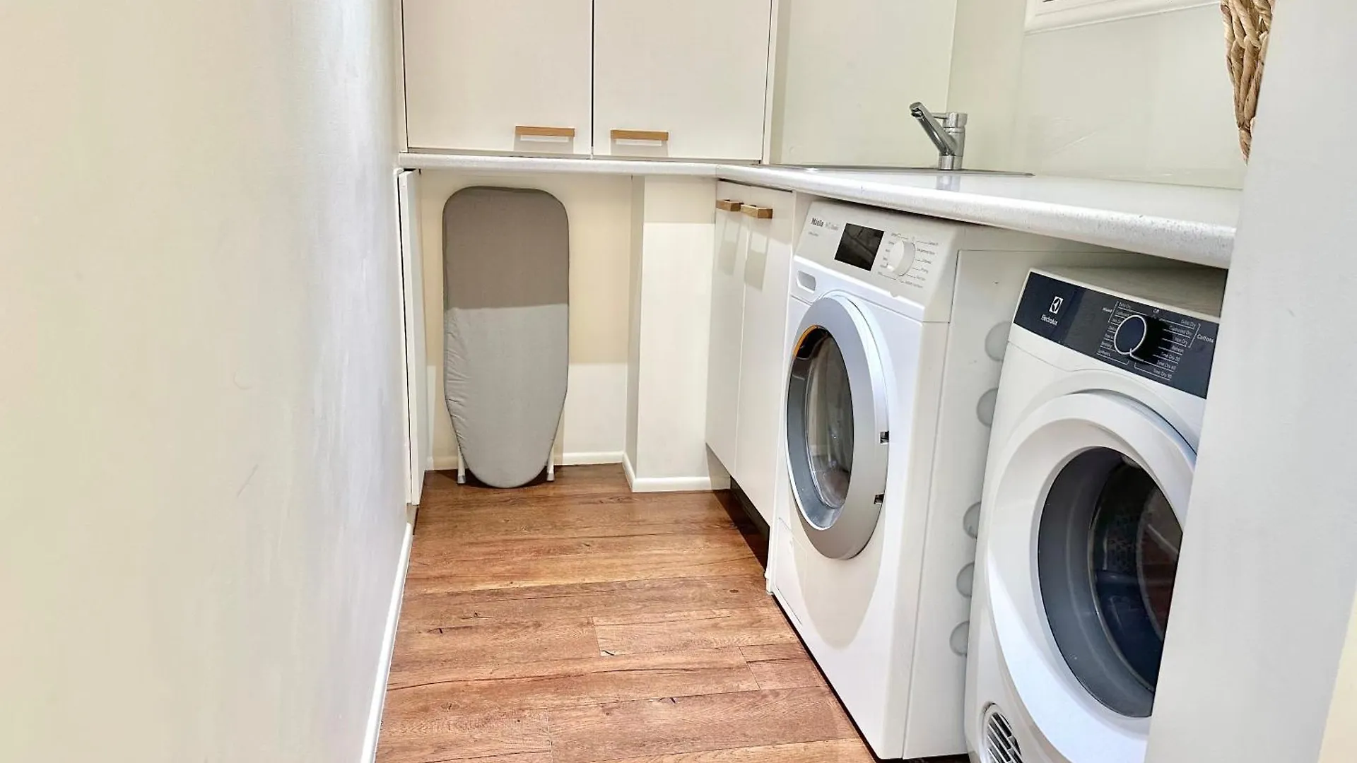 Hillhaven Aparthotel 4*