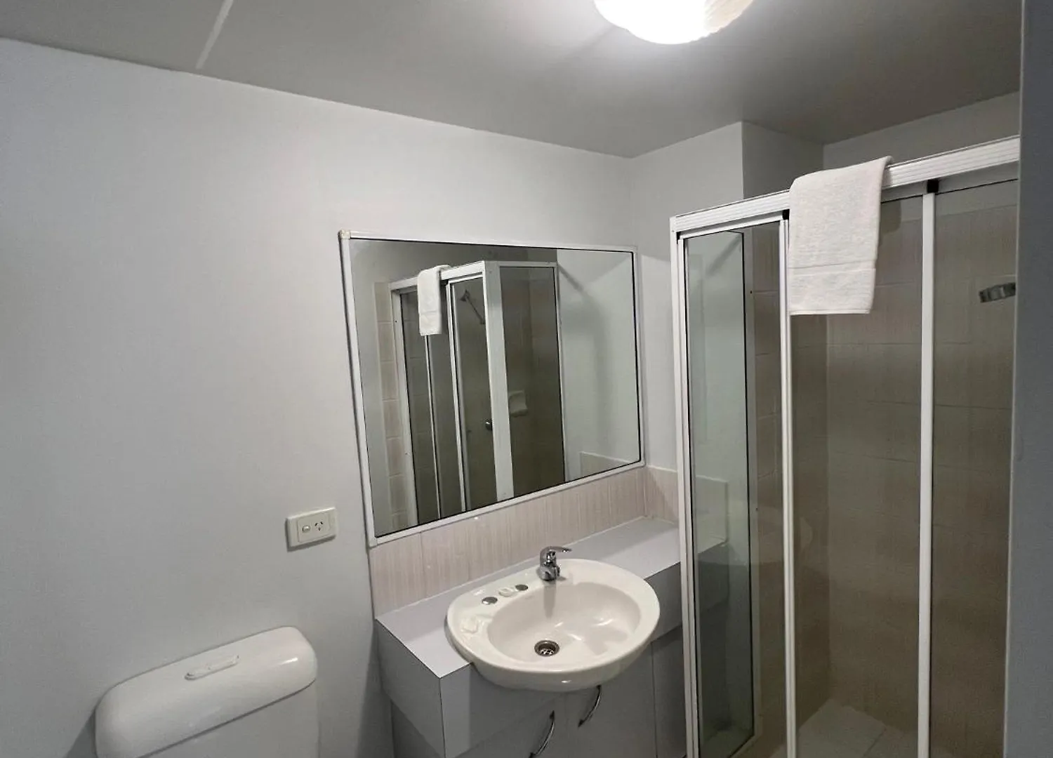 Aparthotel Cascade Gardens Apartments Gold Coast