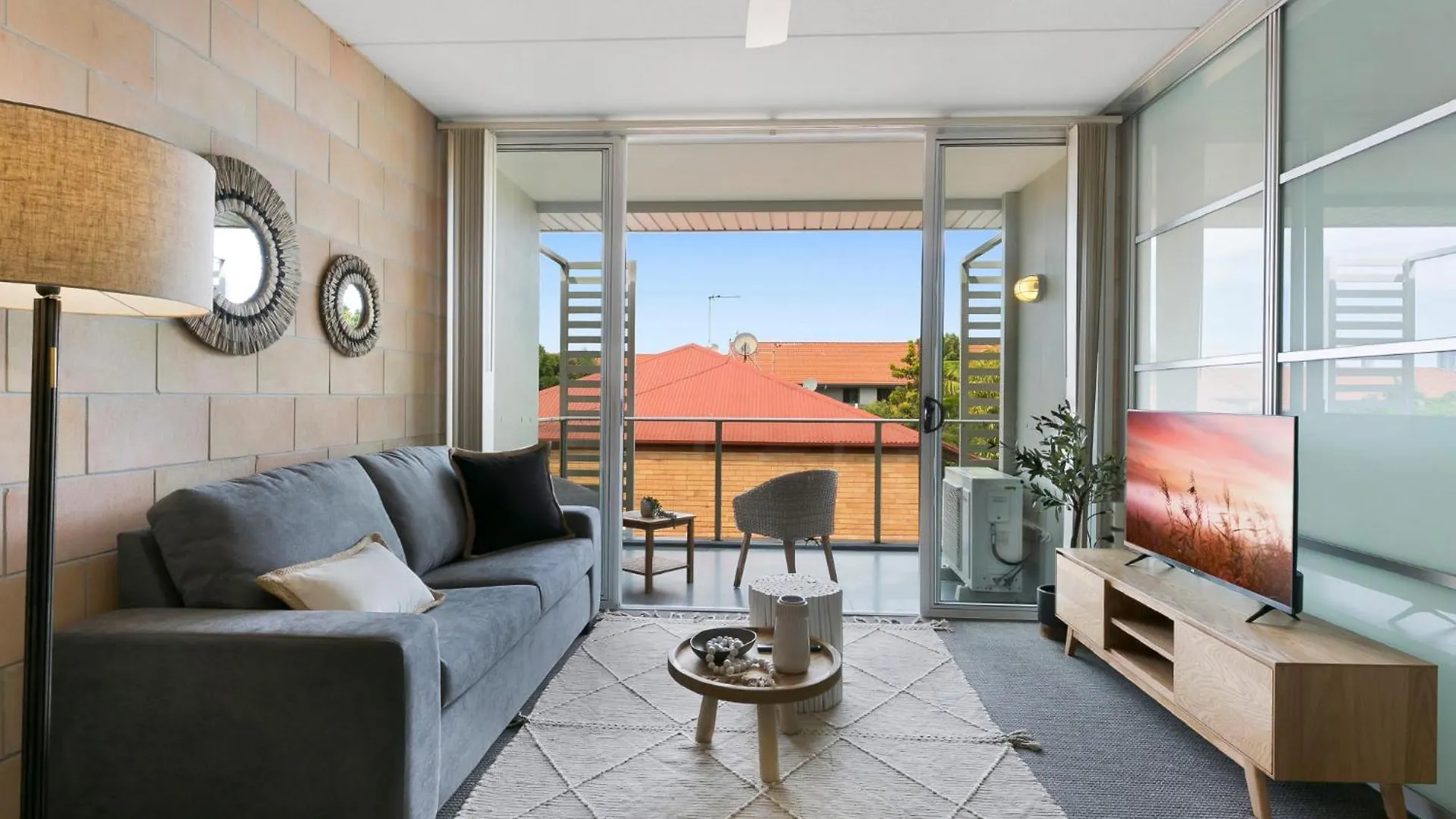 Sleek With Pool And Rooftop Terrace Apartment