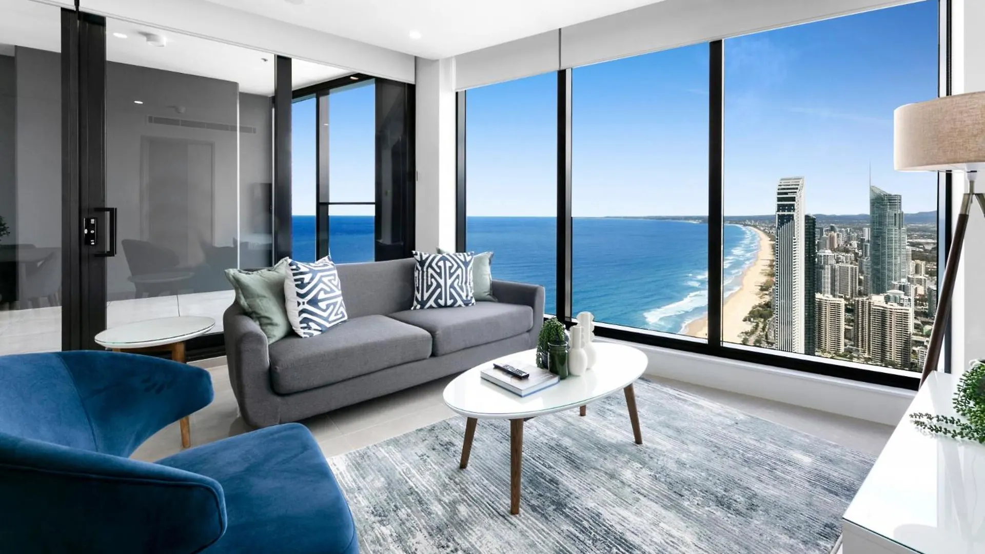 Oceanfront 2-bed With Spectacular View, Pool & Gym *