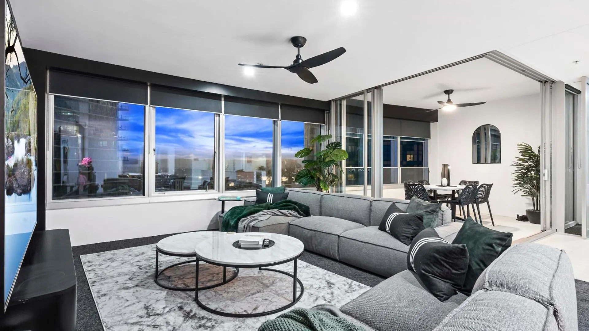 Q Tower At Surfers Paradise - From Level 3 - Private & Self Contained