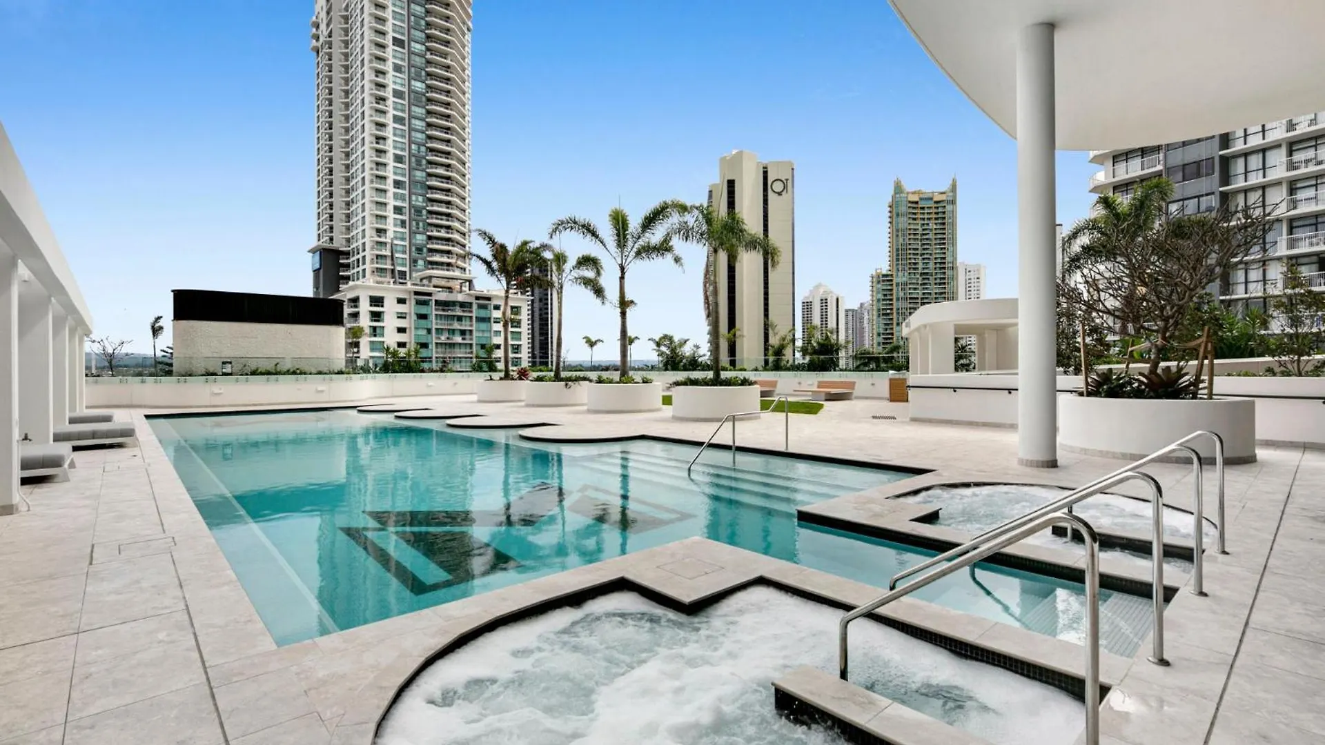 아파트 Oceanfront 2-bed With Spectacular View, Pool & Gym 골드코스트