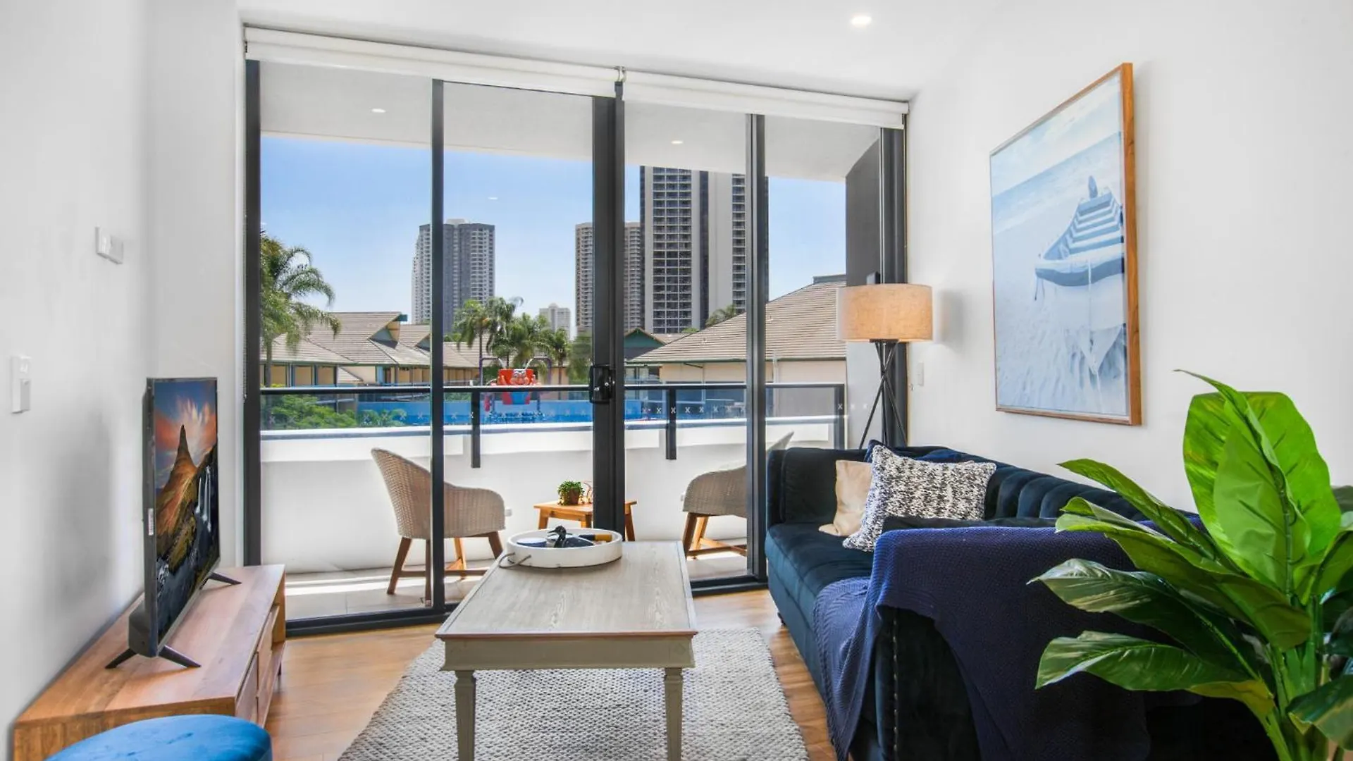 Apartment Surfers Paradise 2-bed Near With Pool & Gym *