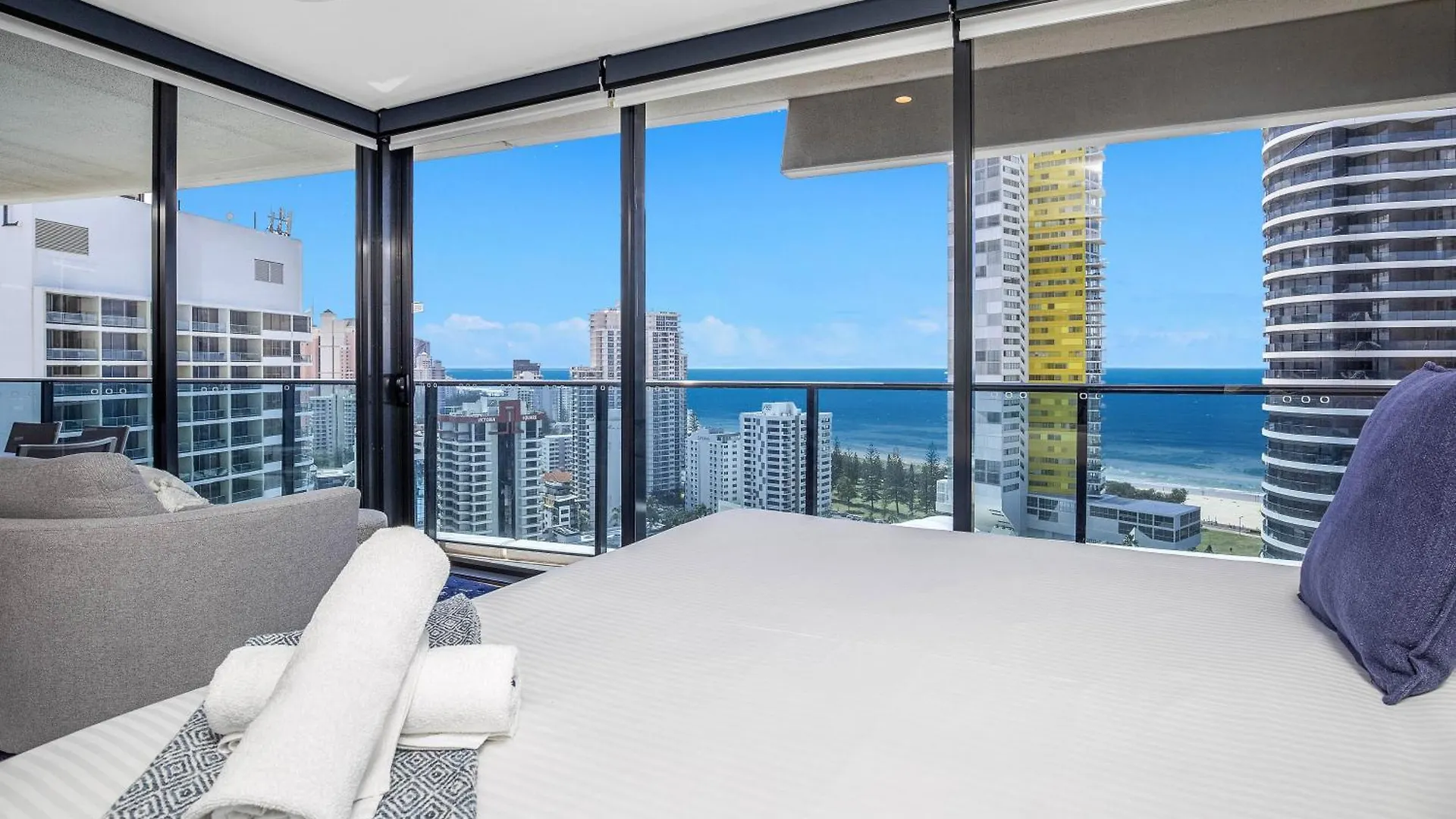 Apartment Stylish 21st Floor Oracle Tower 2 Ocean Views Free Parking