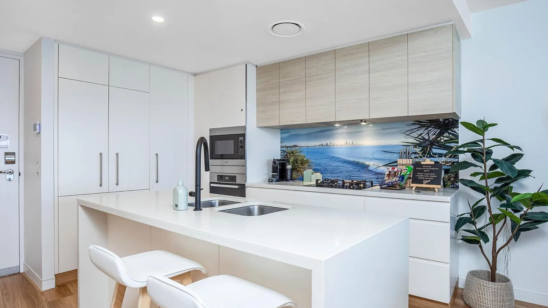 Apartment Stylish 21st Floor Oracle Tower 2 Ocean Views Free Parking