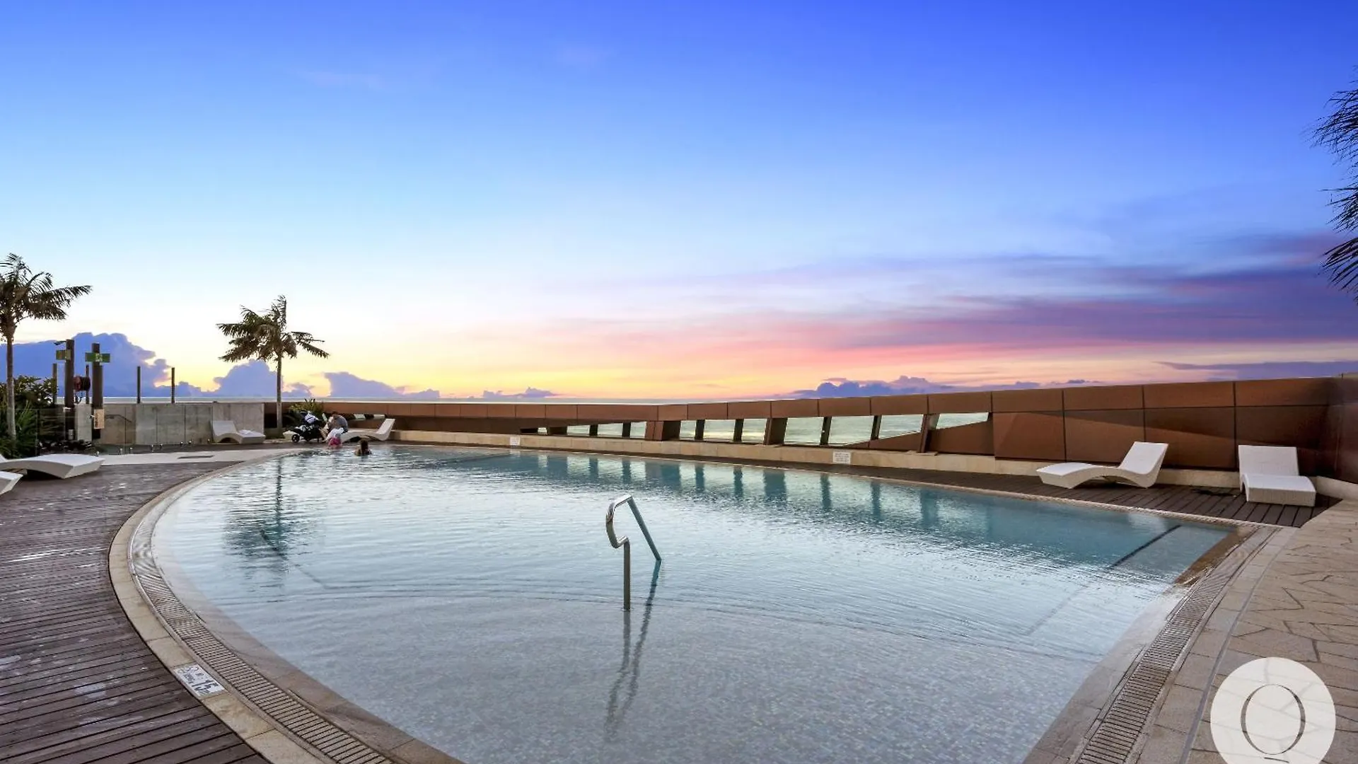 Luxury Units At The Jewel Residences - Q Apartment