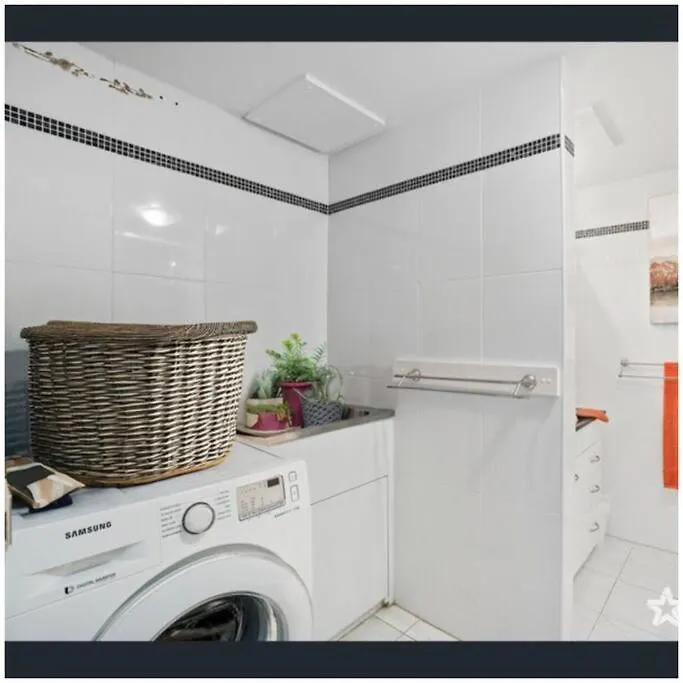 Surfers Beachside Retreat Apartment Gold Coast