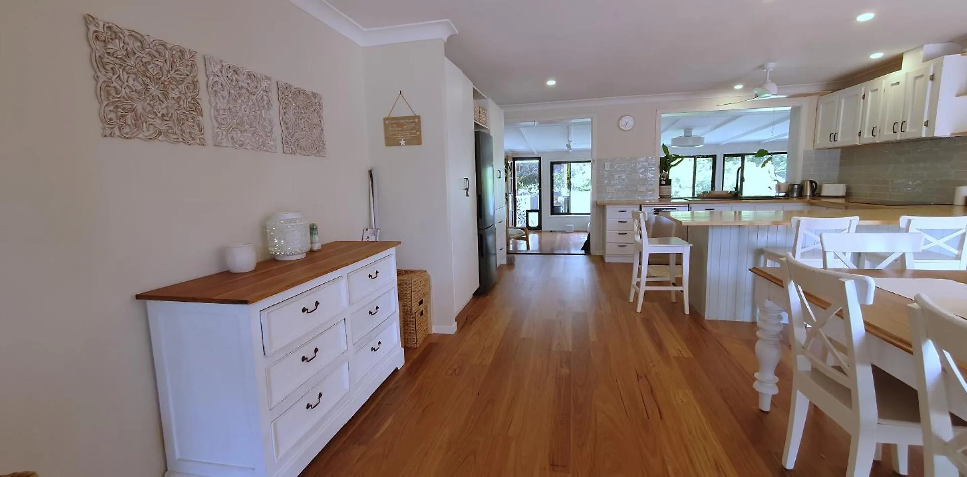 Family Retreat, 1 And Half Kms, Shops, Full Apartment