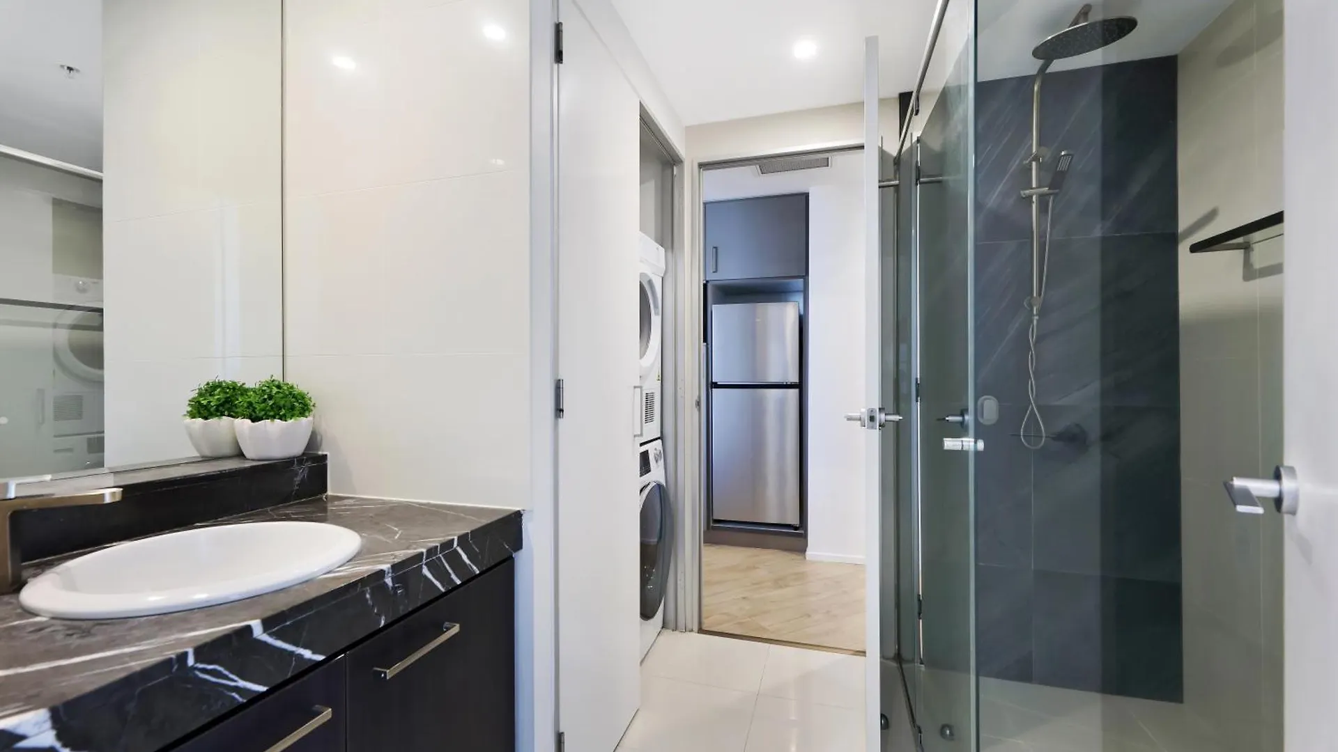 Avalon - Qstay Apartment