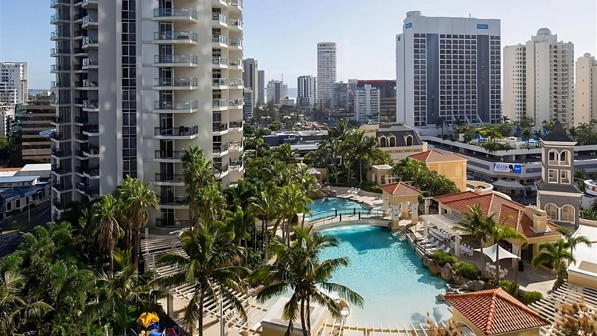 Apartment Beachside 2-bed With Parking, Pools, Spa, Gym, Bbq Gold Coast