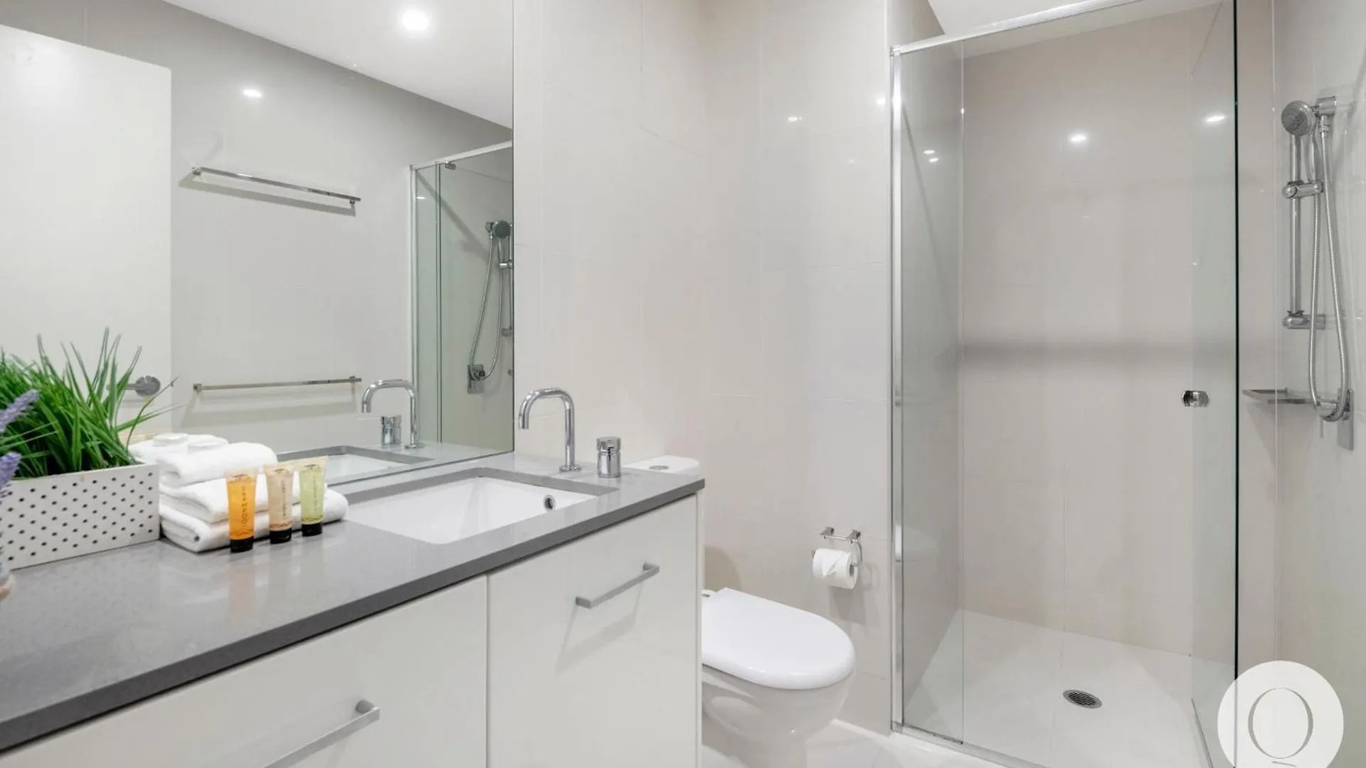 Ocean View Executive Penthouse At Circle On Cavill