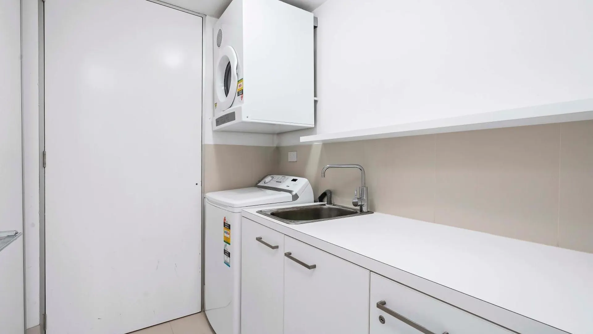 Q Tower At Surfers Paradise - From Level 3 - Private & Self Contained * Gold Coast
