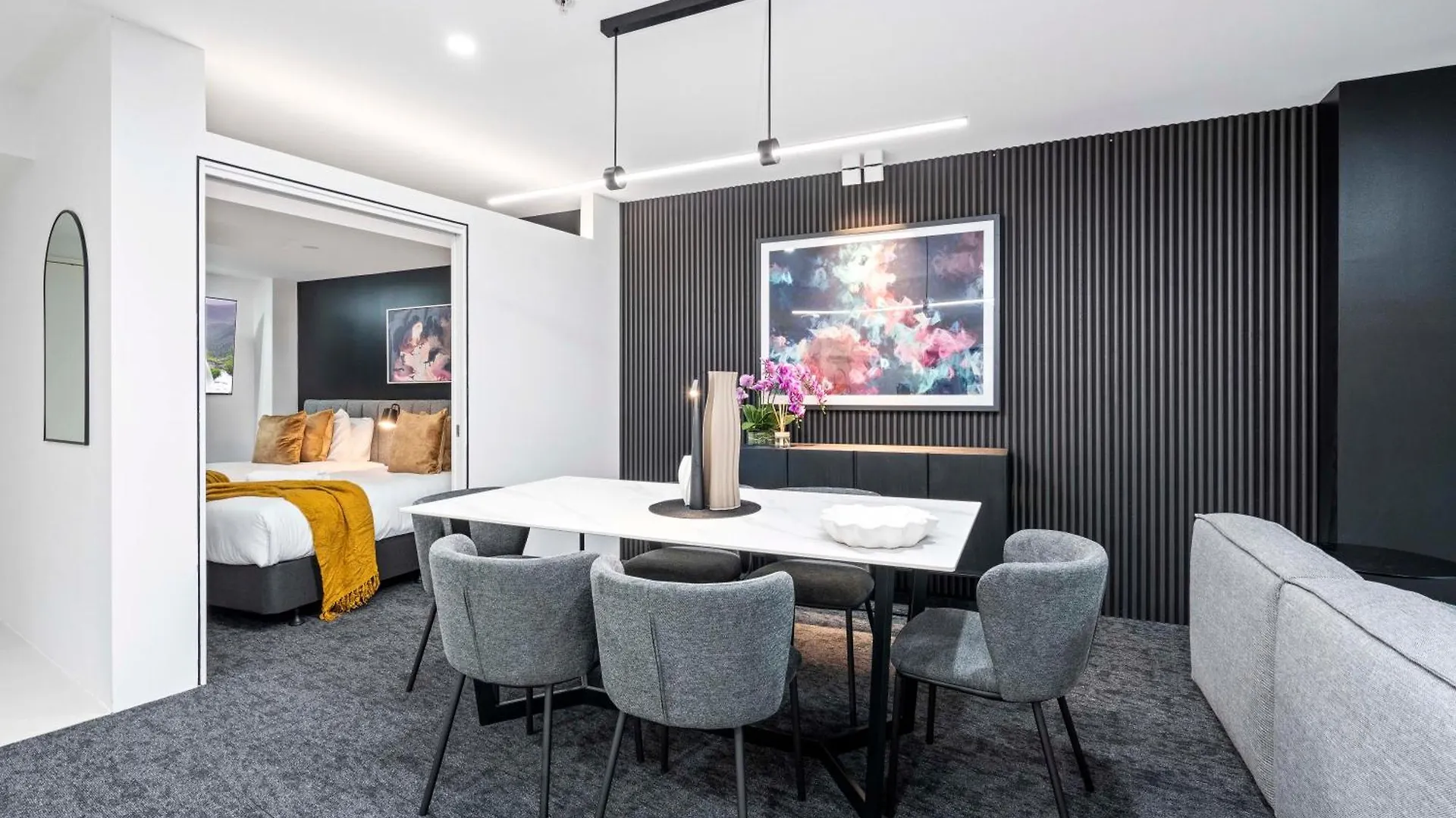 Apartment Q Tower At Surfers Paradise - From Level 3 - Private & Self Contained