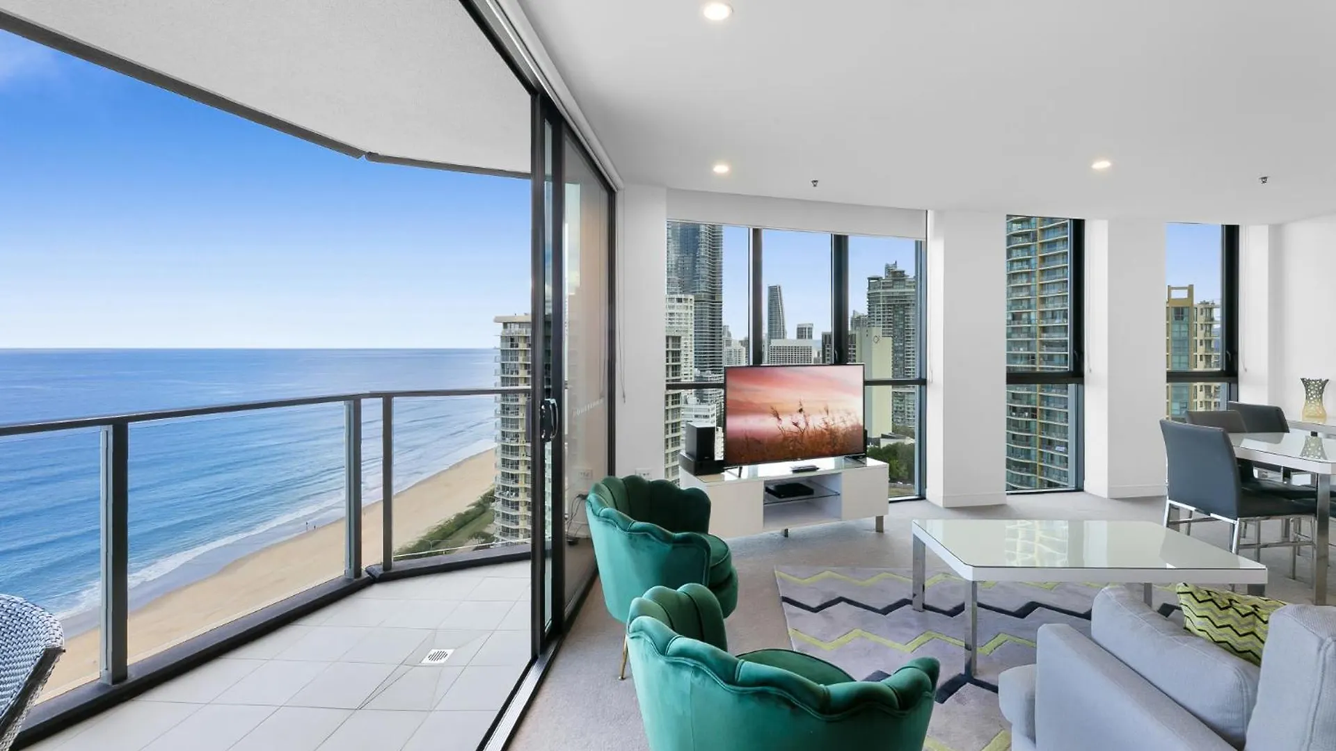 아파트 Wonderful 2-bed With Pool, Gym & Scenic Views