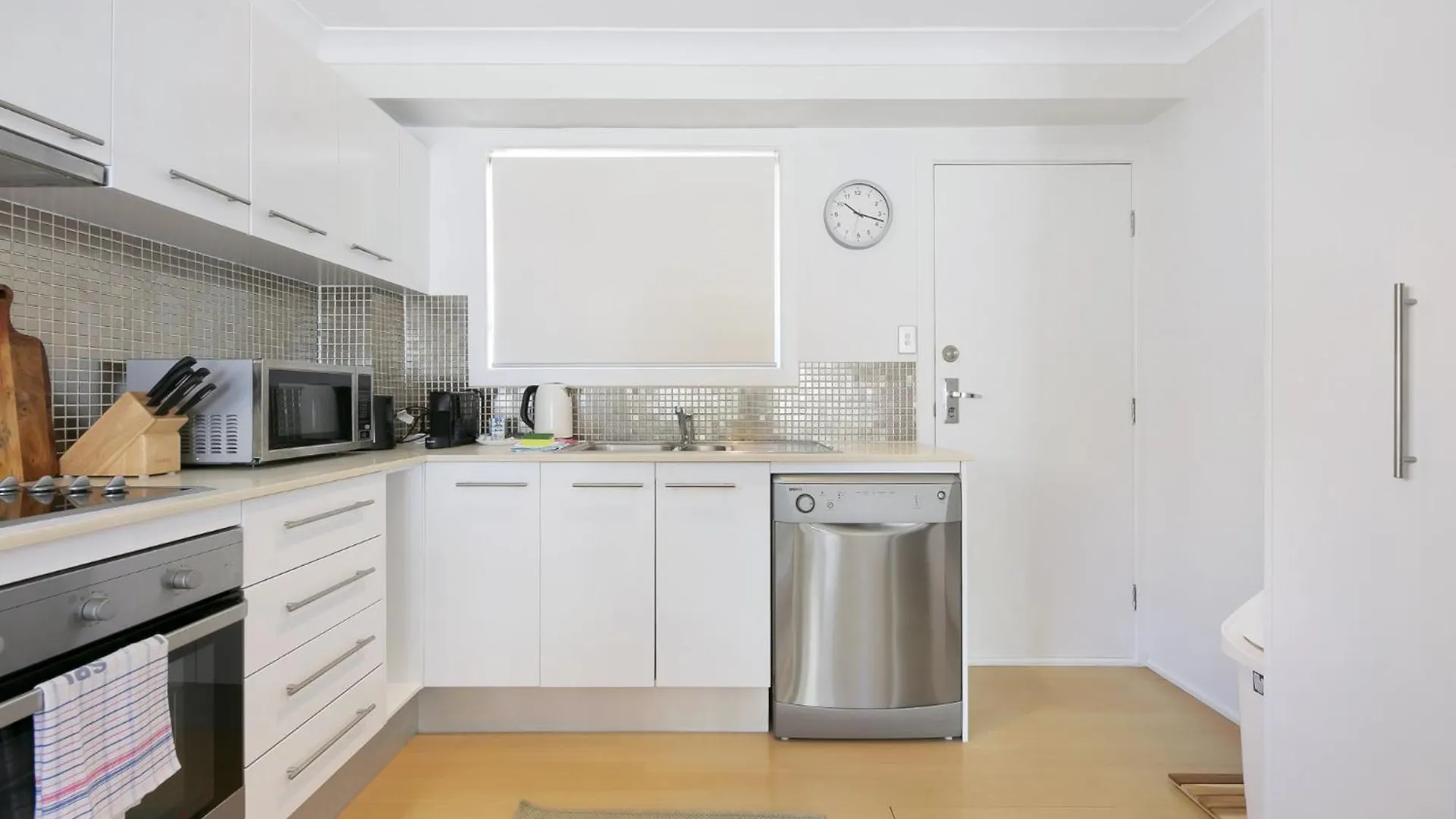 Ground Floor 2-bed Mermaid Pad With Parking Gold Coast