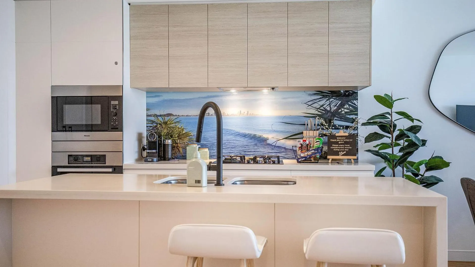 Stylish 21st Floor Oracle Tower 2 Ocean Views Free Parking *