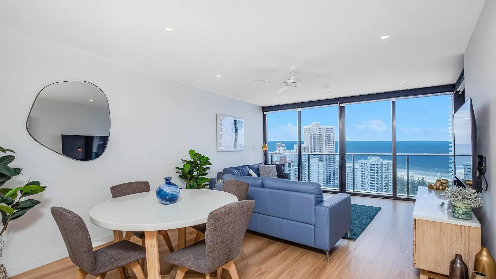 Stylish 21st Floor Oracle Tower 2 Ocean Views Free Parking * Gold Coast