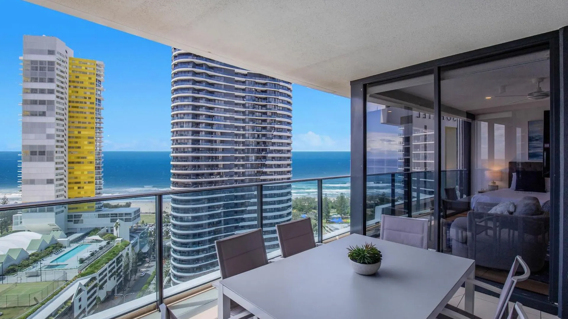 Apartment Stylish 21st Floor Oracle Tower 2 Ocean Views Free Parking