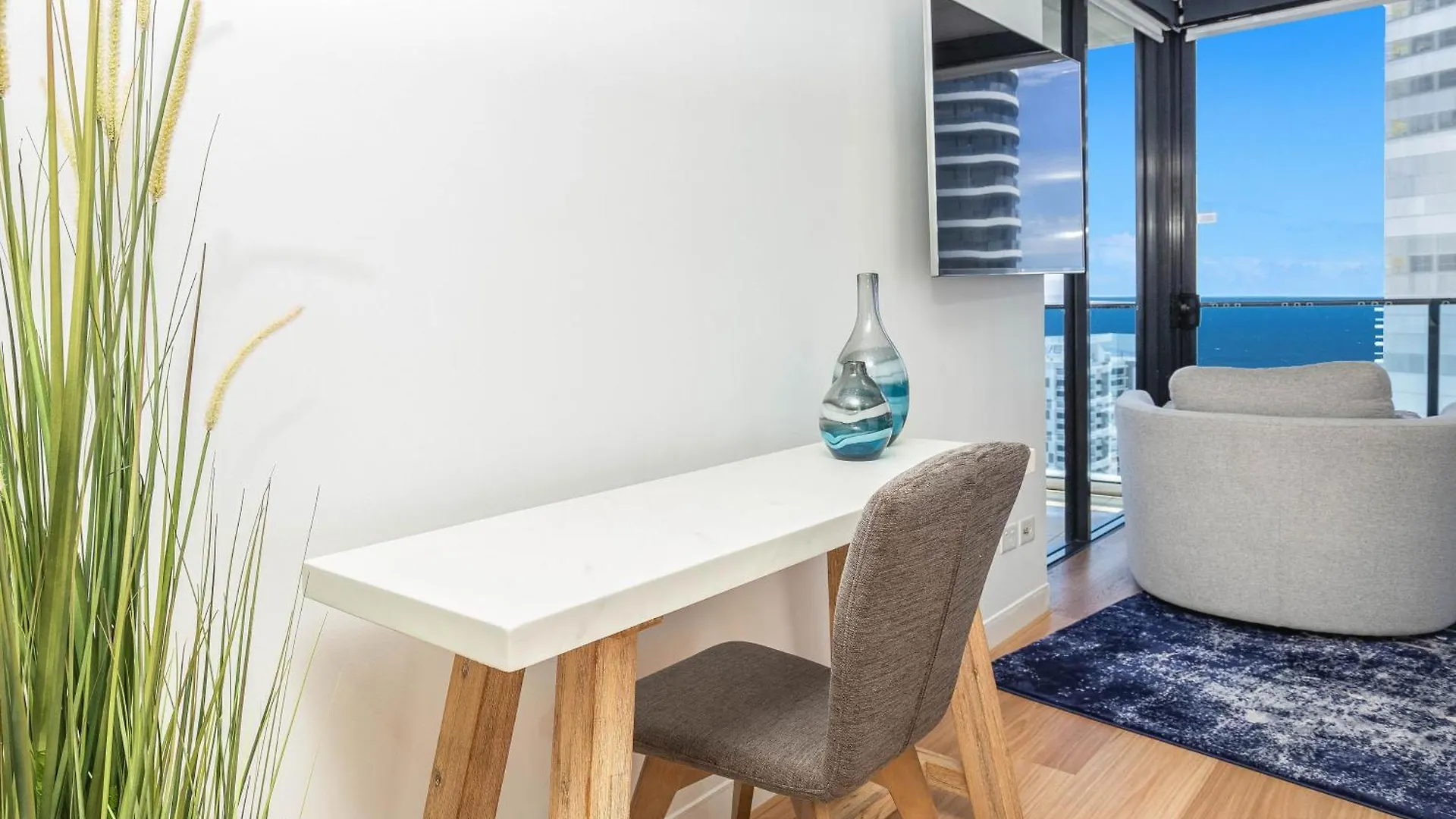 Stylish 21st Floor Oracle Tower 2 Ocean Views Free Parking *
