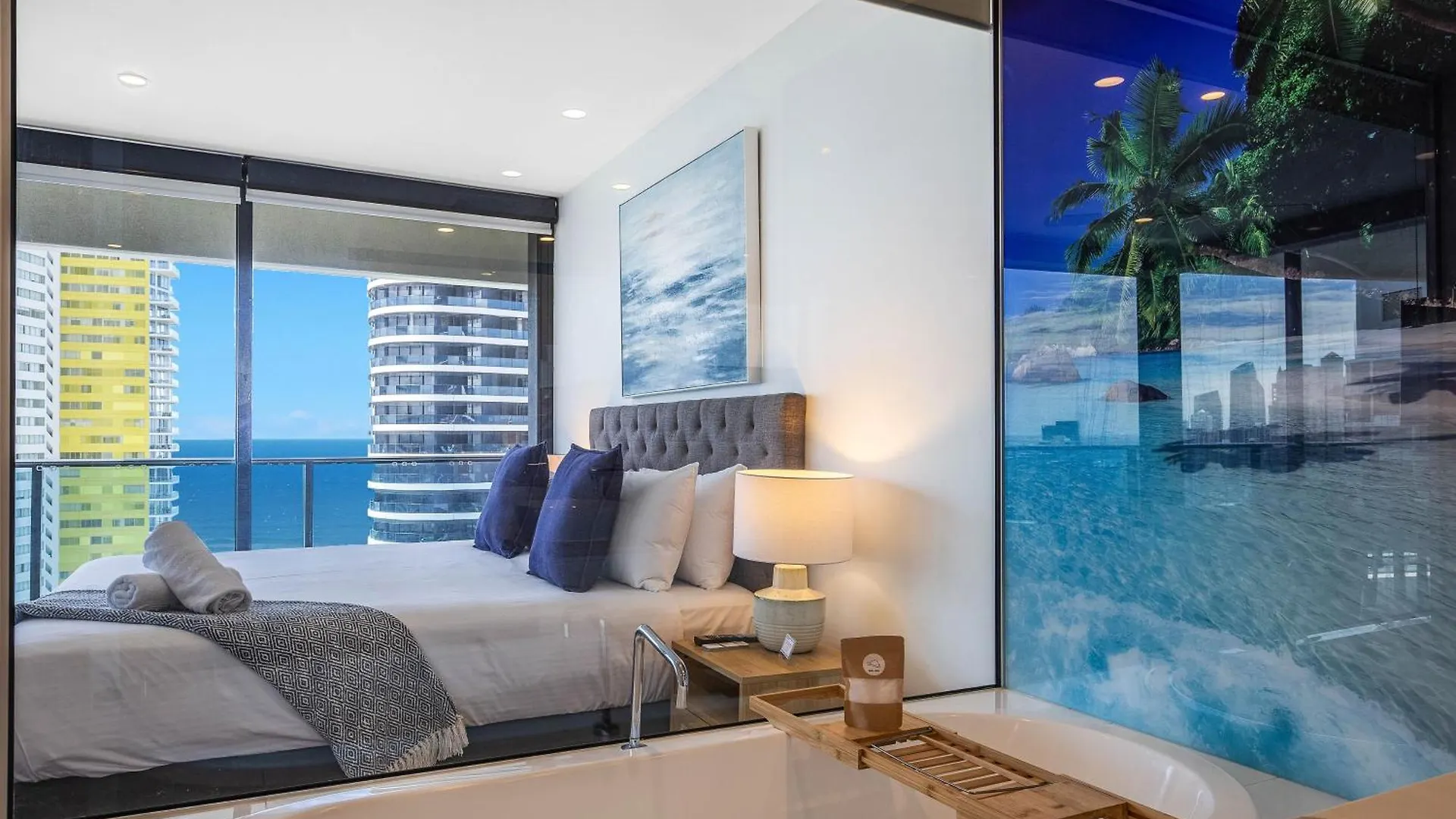 Stylish 21st Floor Oracle Tower 2 Ocean Views Free Parking Apartment *