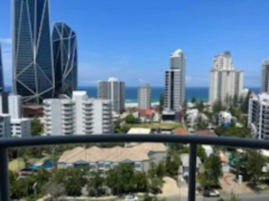 Apartment Broadbeach Surfers Spa Bath Ocean View Gold Coast