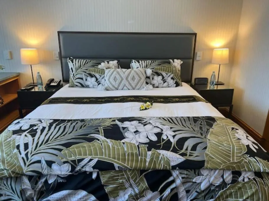 Broadbeach Surfers Spa Bath Ocean View